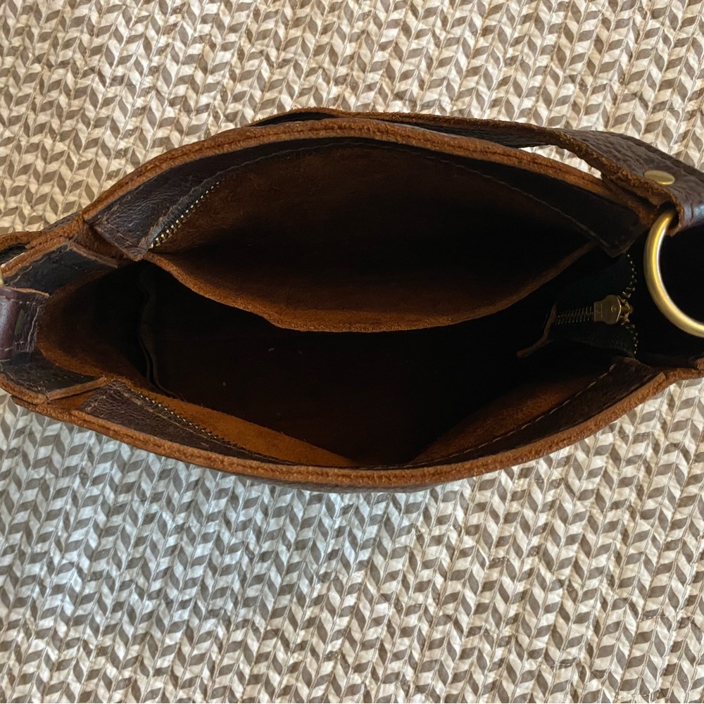 Portland Leather Shoulder Bag - Picture 3 of 5